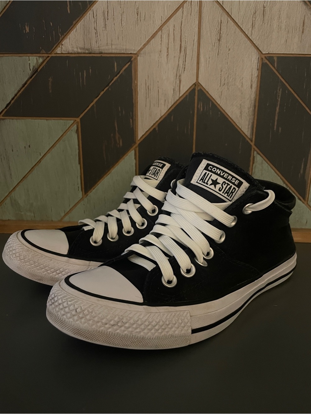 Converse Chuck Taylor All Star Madison Mid Black White Women’s 6.5 Sneakers